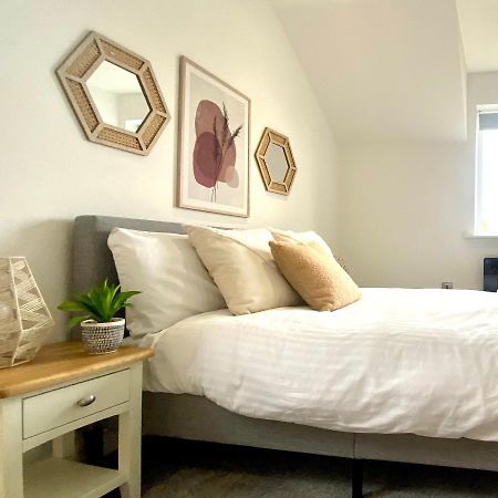 Modern 2 Bed Apartment/Free Parking/Near City/Self-Check In Handsworth المظهر الخارجي الصورة