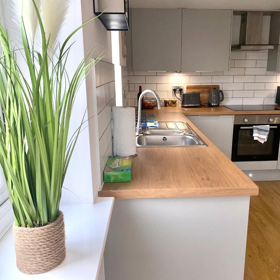 Modern 2 Bed Apartment/Free Parking/Near City/Self-Check In Handsworth المظهر الخارجي الصورة