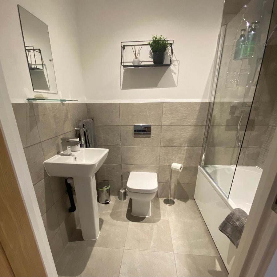 Modern 2 Bed Apartment/Free Parking/Near City/Self-Check In Handsworth المظهر الخارجي الصورة