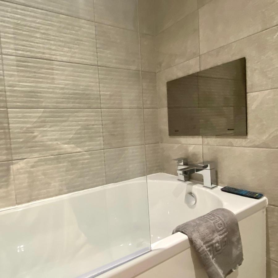 Modern 2 Bed Apartment/Free Parking/Near City/Self-Check In Handsworth المظهر الخارجي الصورة