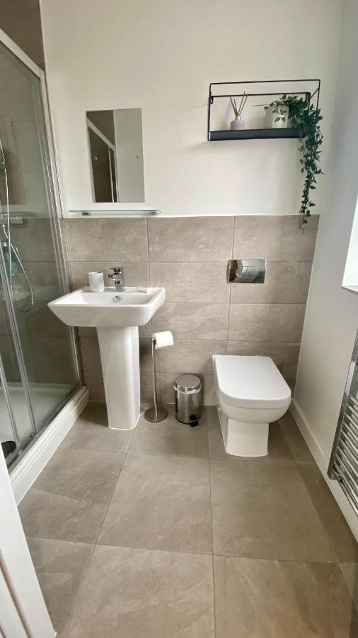 Modern 2 Bed Apartment/Free Parking/Near City/Self-Check In Handsworth المظهر الخارجي الصورة