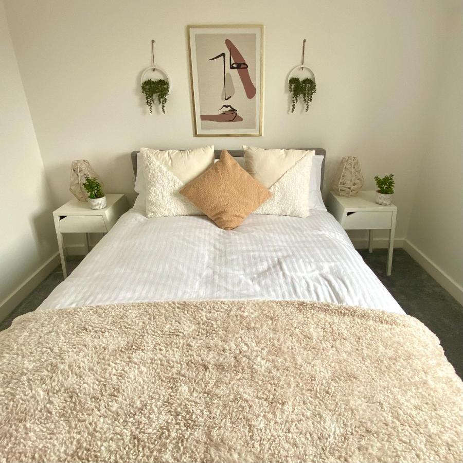 Modern 2 Bed Apartment/Free Parking/Near City/Self-Check In Handsworth المظهر الخارجي الصورة